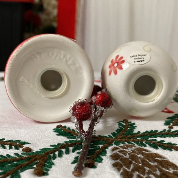 RARE!!!Salt and Pepper Shakers by Ganz - Picture 7 of 8